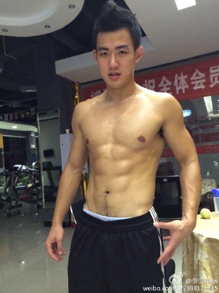 e2b503b6jw1evkaaj0803j20xc18g48a.jpg