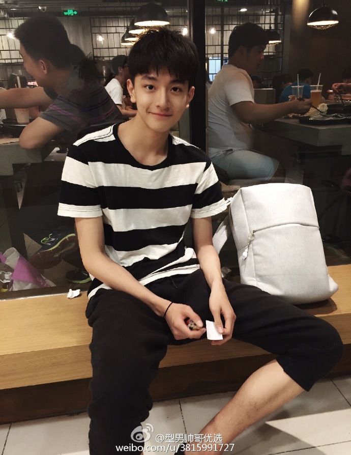 e37369afjw1f4idxb614cj20sg10v10s.jpg