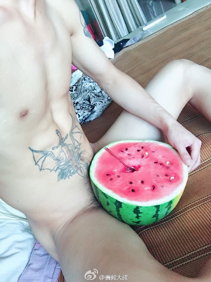 0063vKUYgw1f786h5qaj1j30qo0zkgv2.jpg