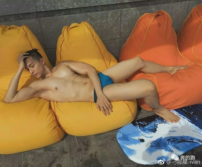 685c9866gy1fe0fxqb4ztj20wf0qo0ye.jpg