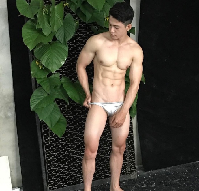 0068R5I8gy1fevt34p8r2j30yi0x3agr.jpg