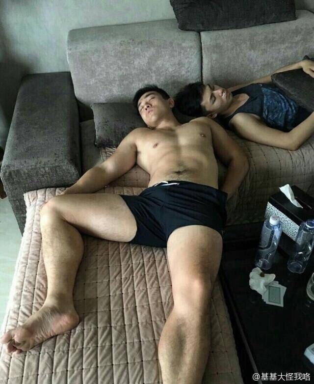 006HEy6zgy1ffsq01n6alj30hs0lqmzc.jpg