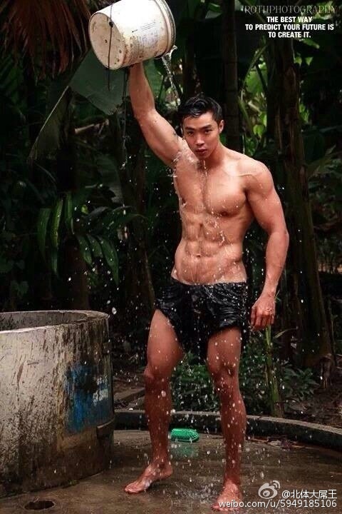 006HEy6zgy1ffsq02vv1bj30dc0k0di0.jpg