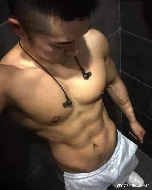 685c9866gy1fic57wu3yzj20ek0i6abe.jpg