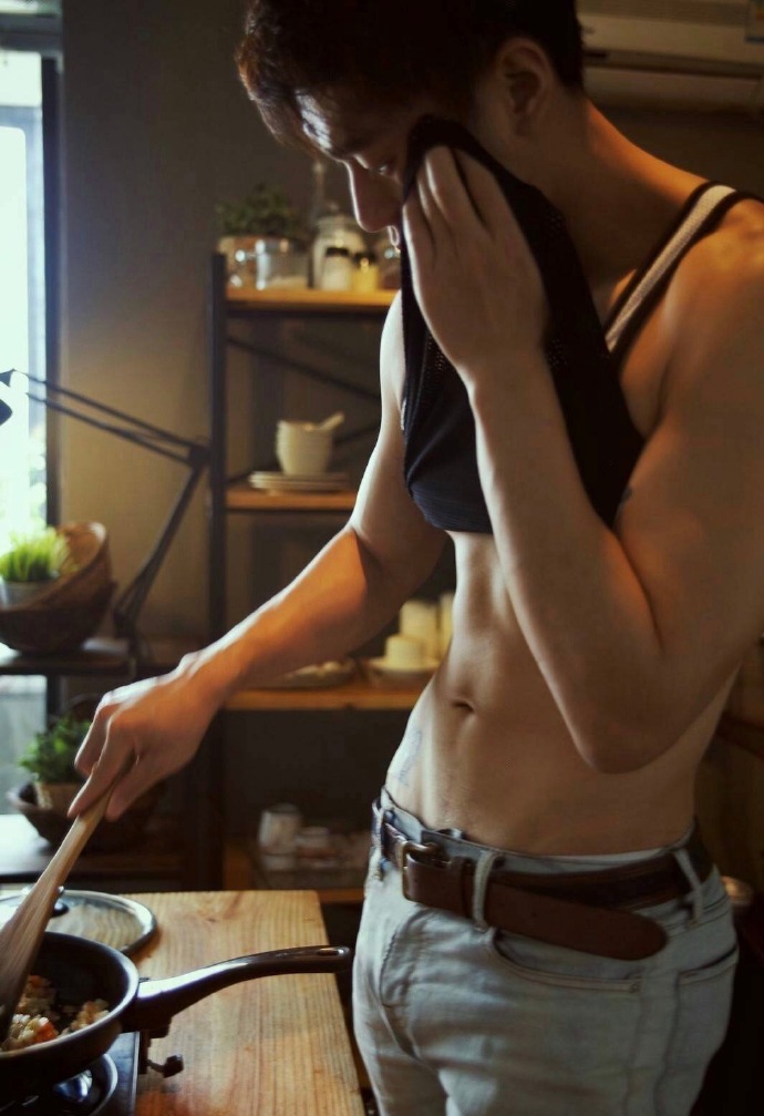 c0b875c2gy1fja2btzy6sj20tm1780x3.jpg