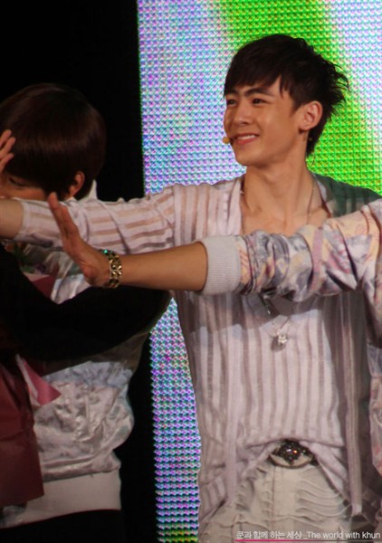 Nichkhun3.jpg